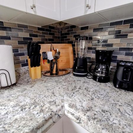 نورث ميامي بيتش Cheerful 3-Bedroom Home /Ac+ Free Parking المظهر الخارجي الصورة