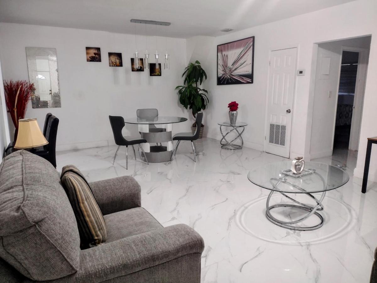 نورث ميامي بيتش Cheerful 3-Bedroom Home /Ac+ Free Parking المظهر الخارجي الصورة