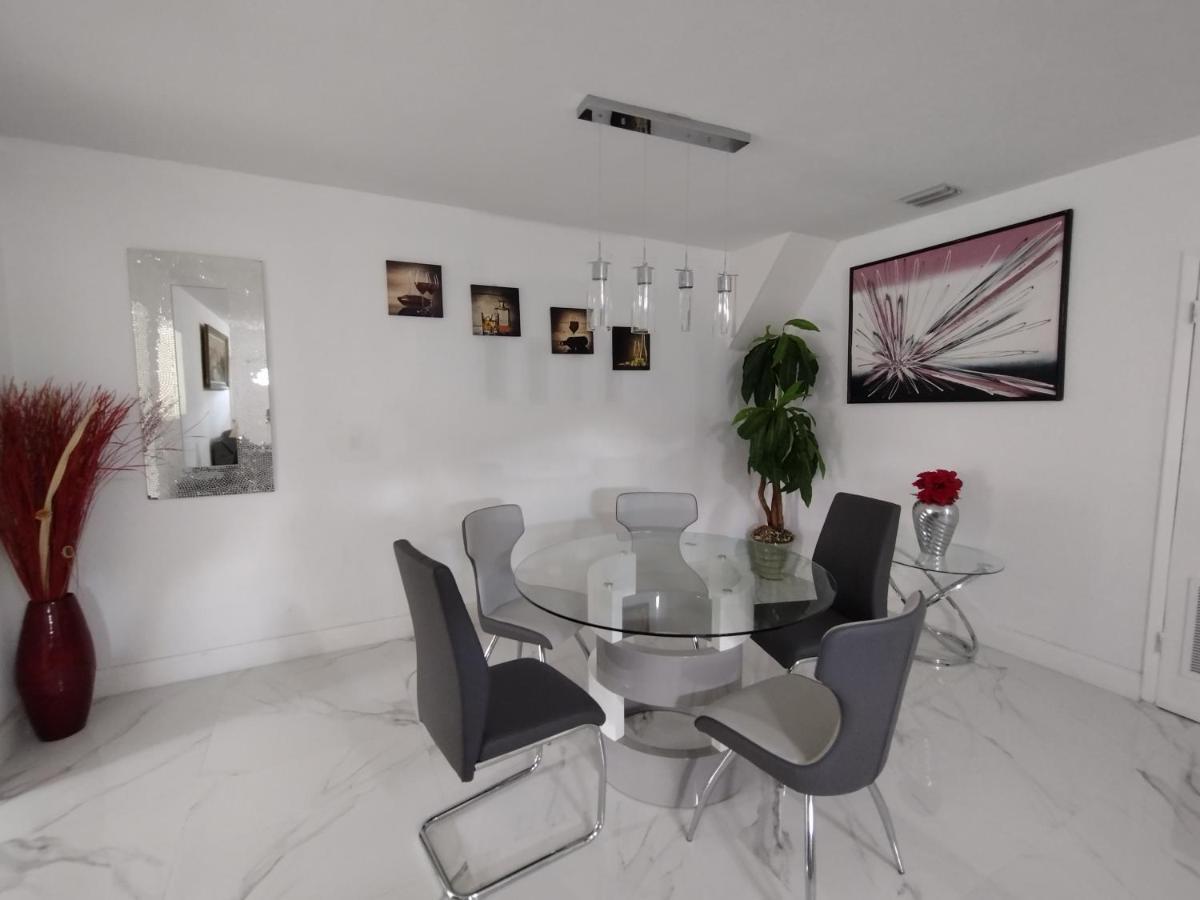 نورث ميامي بيتش Cheerful 3-Bedroom Home /Ac+ Free Parking المظهر الخارجي الصورة