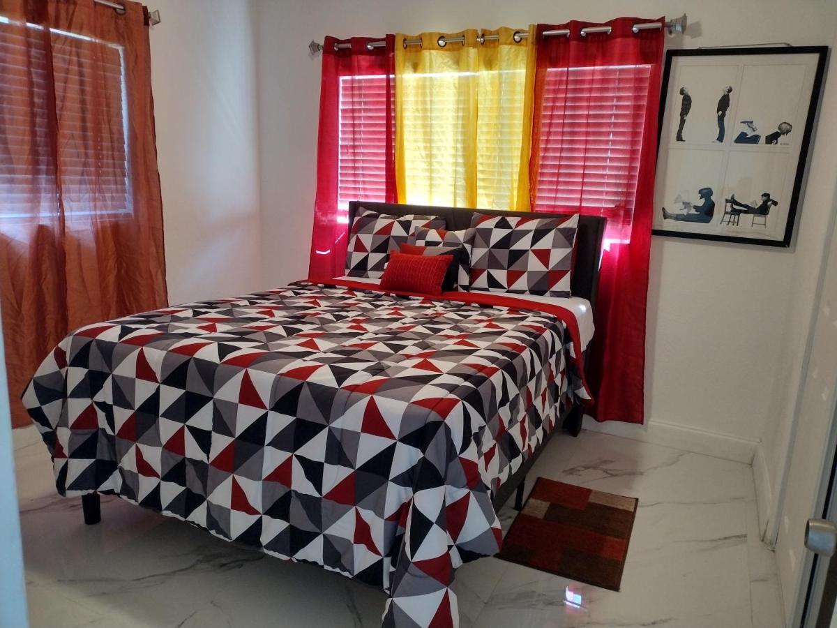 نورث ميامي بيتش Cheerful 3-Bedroom Home /Ac+ Free Parking المظهر الخارجي الصورة