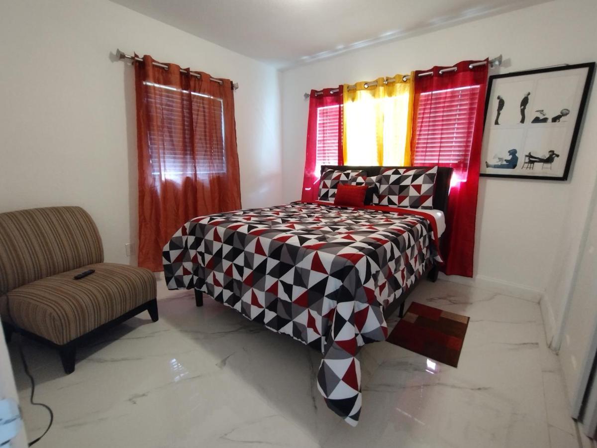نورث ميامي بيتش Cheerful 3-Bedroom Home /Ac+ Free Parking المظهر الخارجي الصورة