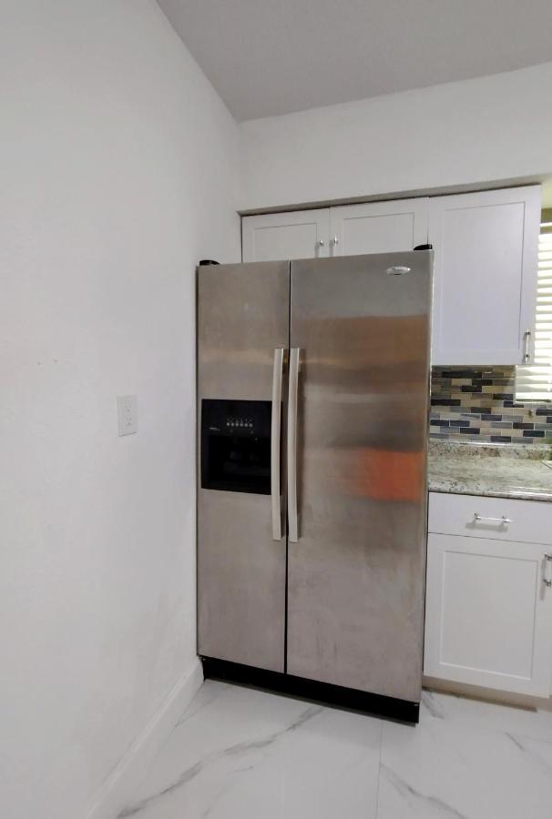 نورث ميامي بيتش Cheerful 3-Bedroom Home /Ac+ Free Parking المظهر الخارجي الصورة