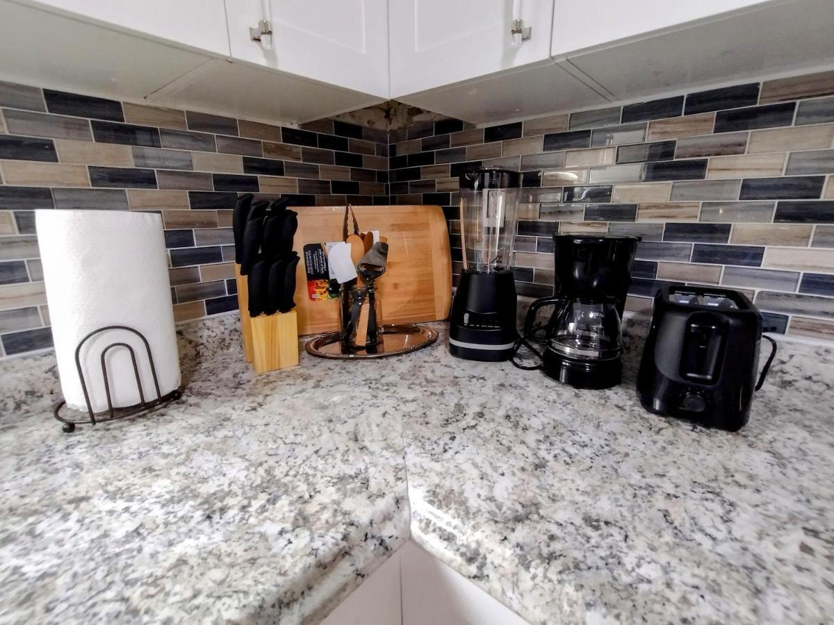 نورث ميامي بيتش Cheerful 3-Bedroom Home /Ac+ Free Parking المظهر الخارجي الصورة