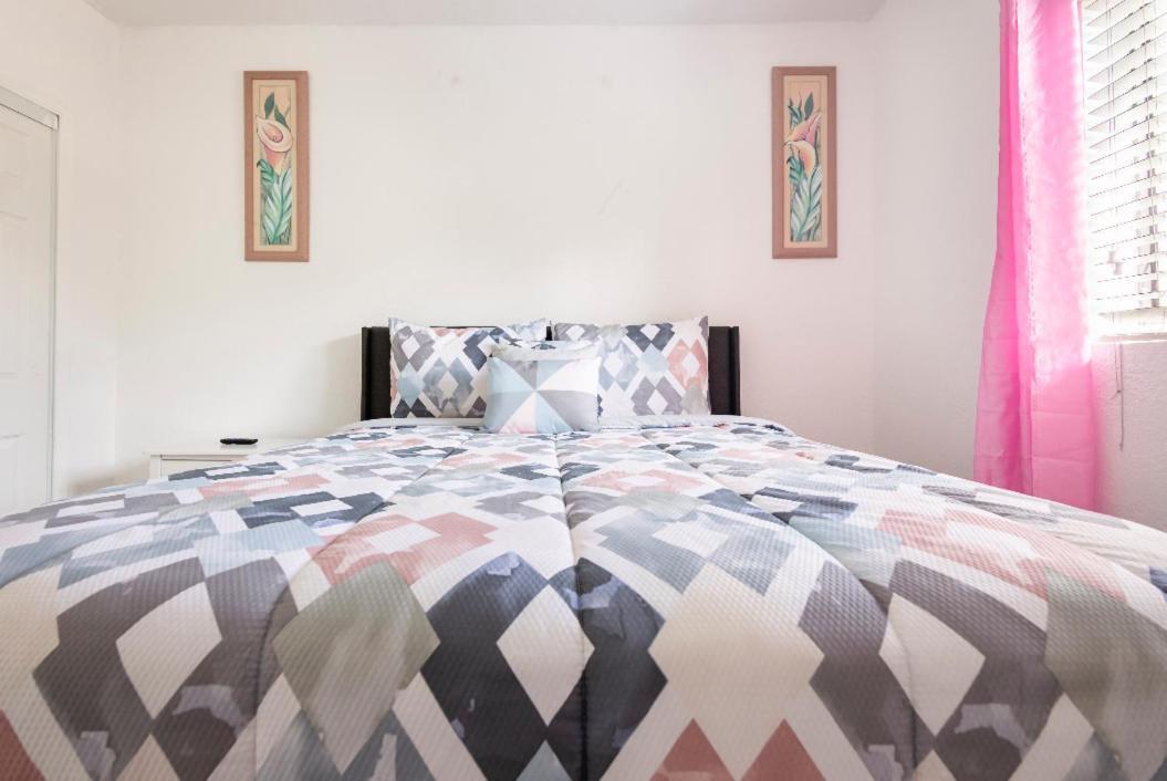 نورث ميامي بيتش Cheerful 3-Bedroom Home /Ac+ Free Parking المظهر الخارجي الصورة
