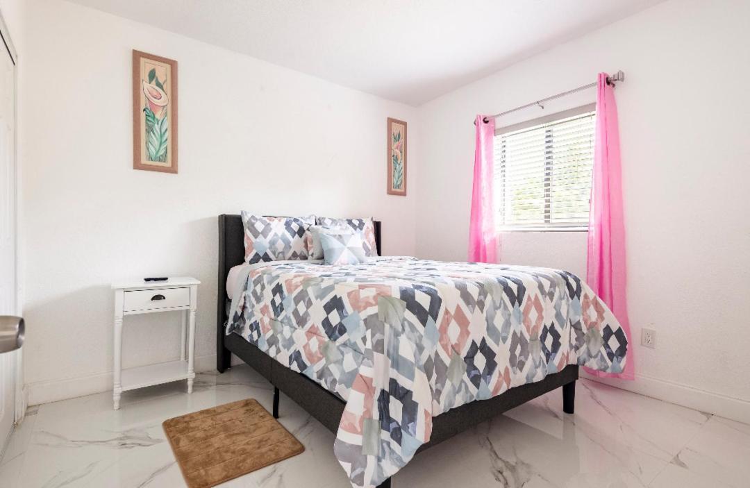نورث ميامي بيتش Cheerful 3-Bedroom Home /Ac+ Free Parking المظهر الخارجي الصورة