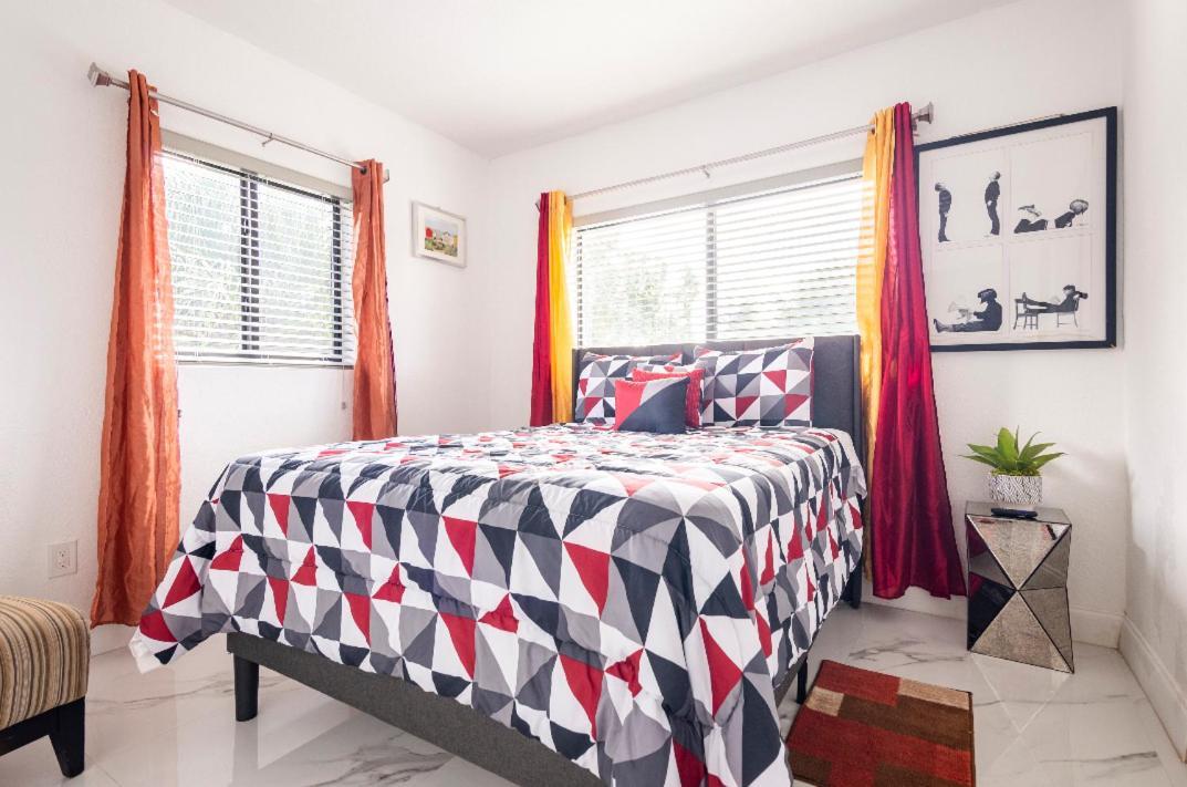 نورث ميامي بيتش Cheerful 3-Bedroom Home /Ac+ Free Parking المظهر الخارجي الصورة